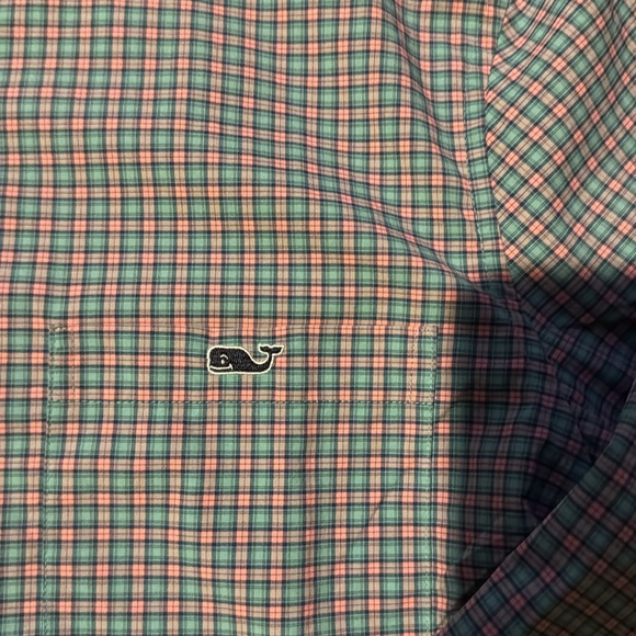 VINEYARD VINES - slim fit Tucker shirt.  Size M - Picture 3 of 3